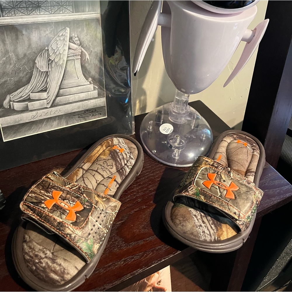 Under Armor Kids Camouflage Slides Sz 12